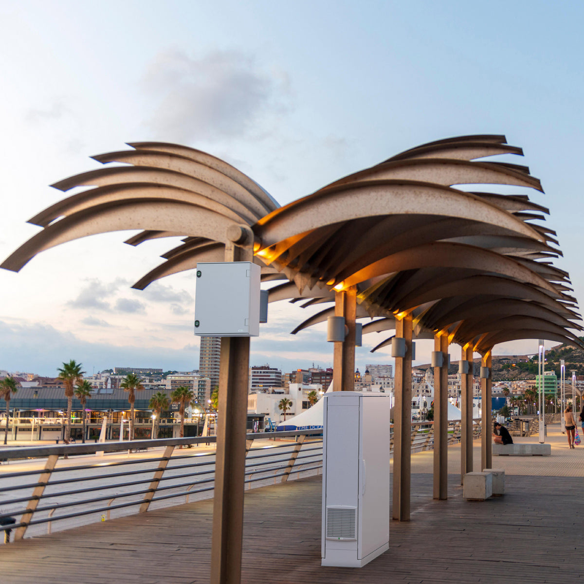 Gabinete Eléctrico, Ventilación Forzada Climasys, Grado de Protección IP54,85 M3/H, 115 V, con Rejilla Salida y Filtro G2 Schneider Electric NSYCVF85M115PF